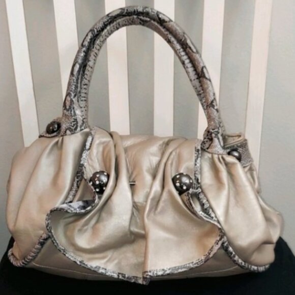 Betsey Johnson LEATHER SATCHEL TAUPE - Picture 11 of 11